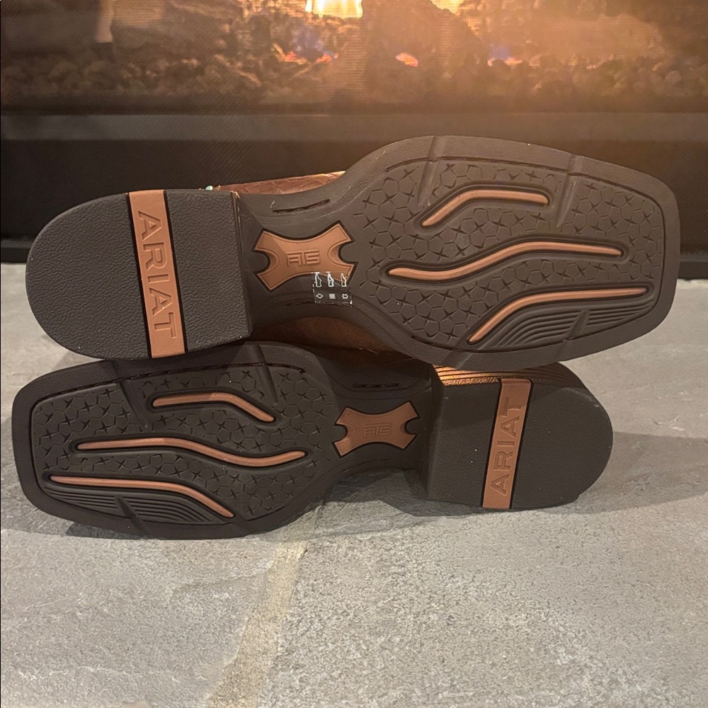 Ariat Tan Southwest Embossed Bubblegum Serape Round Up Square Toe StretchFit - Picture 10 of 14